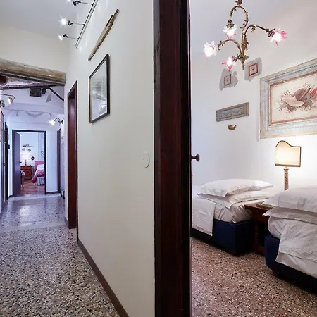 Palazzo Morosini Brandolin Dimora Romantica דירה ונציה