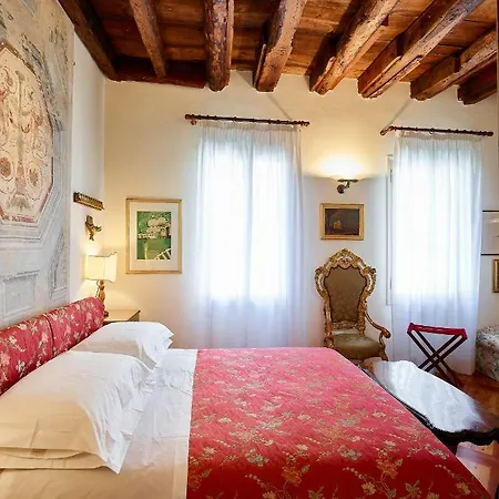 Palazzo Morosini Brandolin Dimora Romantica Appartement *