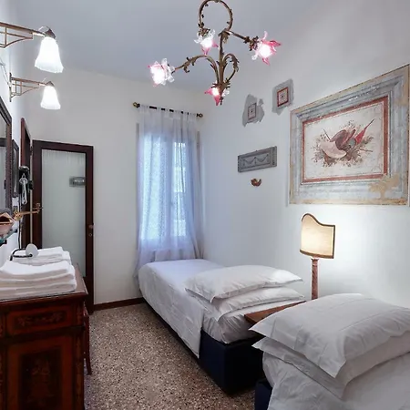 Apartment Palazzo Morosini Brandolin Dimora Romantica Venice