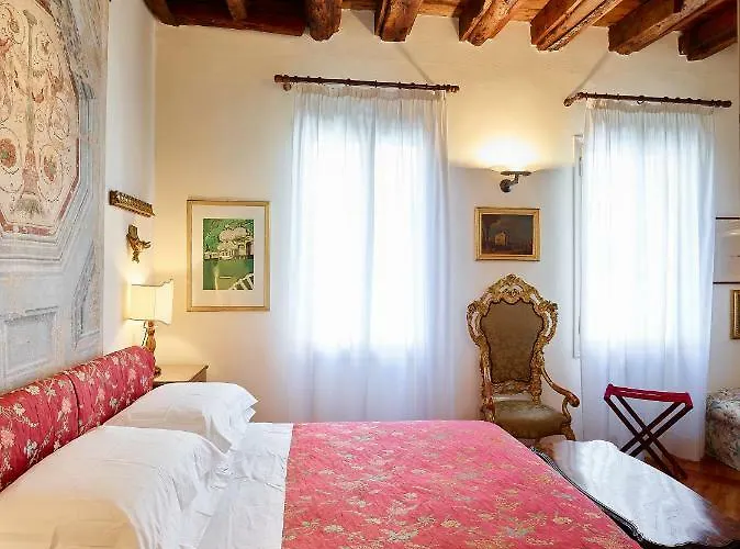 Palazzo Morosini Brandolin Dimora Romantica Appartement *